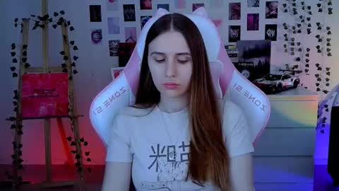 Snapshot of alicecharmy chatting on 10-19-25, 06:25 alicecharmy online show from 10-19-25, 06:25