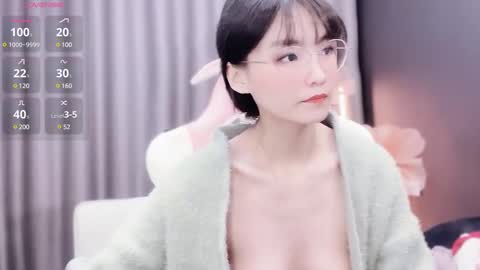 Snapshot of alicechina chatting on 02-18-25, 11:00 Alice online show from 02-18-25, 11:00