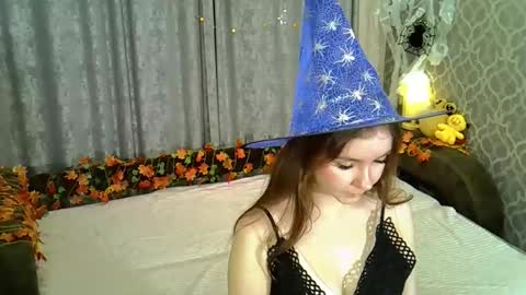 Snapshot of alicecutest chatting on 10-31-25, 05:03 Alice online show from 10-31-25, 05:03