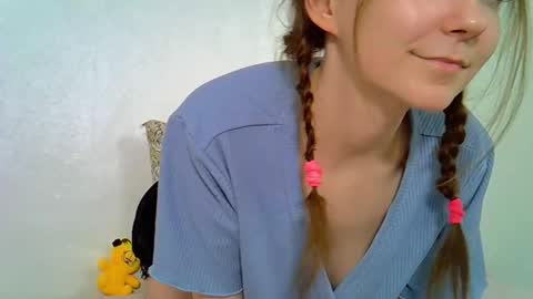 Snapshot of alicecutest chatting on 11-29-25, 03:31 Alice online show from 11-29-25, 03:31