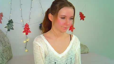 Snapshot of alicecutest chatting on 12-16-25, 12:15 Alice online show from 12-16-25, 12:15