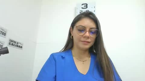 Snapshot of alicee16 chatting on 01-10-25, 10:25 alicee16 online show from 01-10-25, 10:25