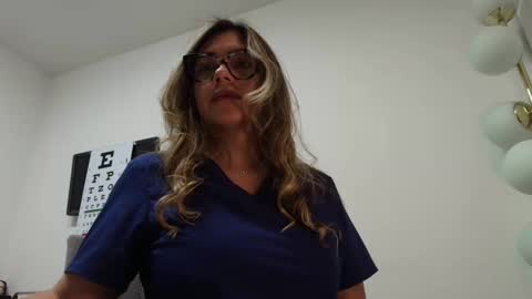 Snapshot of alicee16 chatting on 11-20-25, 12:22 alicee16 online show from 11-20-25, 12:22