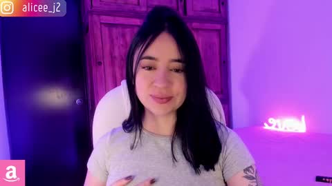 Aliceee  ..   97YP9VWGZHrefnav wishlist lists 1 online show from 02-19-25, 05:06