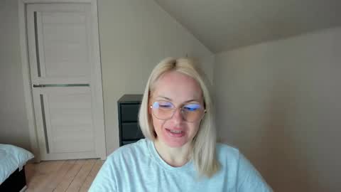 Alicee online show from 02-15-25, 12:22