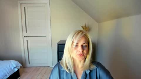 Alicee online show from 02-19-25, 10:01