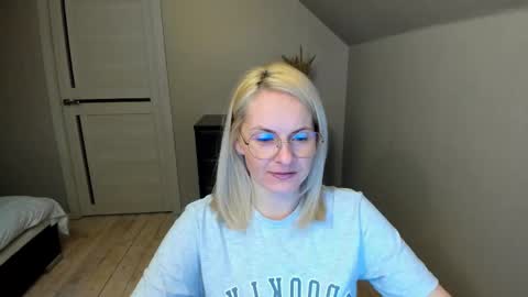 Alicee online show from 02-25-25, 07:14