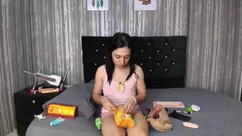 Snapshot of alicee_moonn chatting on 09-24-25, 07:28 alicee_moonn online show from 09-24-25, 07:28