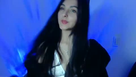 Snapshot of alicee_roos chatting on 01-10-25, 09:53 Alice online show from 01-10-25, 09:53