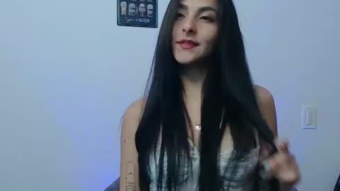 Snapshot of alicee_roos chatting on 01-15-25, 08:48 Alice online show from 01-15-25, 08:48