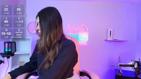 Snapshot of alicee_vixen chatting on 10-13-25, 12:27 Alice online show from 10-13-25, 12:27