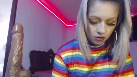 aliceesmiths online show from 12-14-24, 05:25