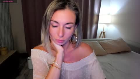 Snapshot of aliceevan chatting on 02-13-25, 03:35 Daniella online show from 02-13-25, 03:35