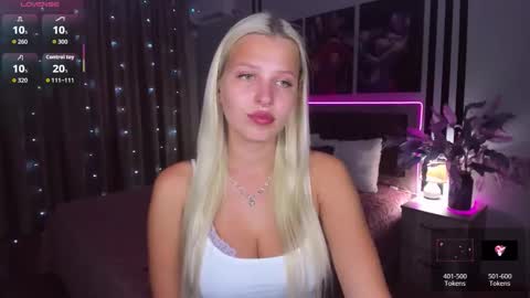 Snapshot of alicefreman chatting on 10-16-25, 09:10 Alice online show from 10-16-25, 09:10