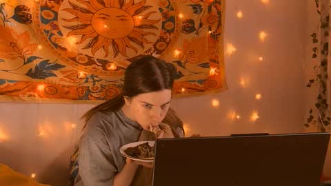 Alice online show from 02-15-26, 07:51