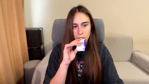 Snapshot of alicekollt chatting on 10-09-25, 09:29 alicekollt online show from 10-09-25, 09:29