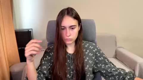 Snapshot of alicekollt chatting on 10-15-25, 07:52 alicekollt online show from 10-15-25, 07:52