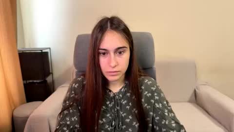 Snapshot of alicekollt chatting on 10-17-25, 10:51 alicekollt online show from 10-17-25, 10:51