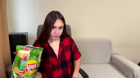 Snapshot of alicekollt chatting on 10-27-25, 08:51 alicekollt online show from 10-27-25, 08:51