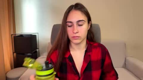 Snapshot of alicekollt chatting on 10-31-25, 08:26 alicekollt online show from 10-31-25, 08:26