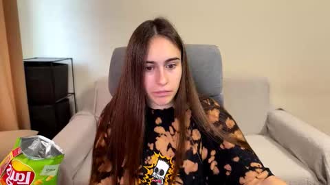 Snapshot of alicekollt chatting on 11-11-25, 10:26 alicekollt online show from 11-11-25, 10:26