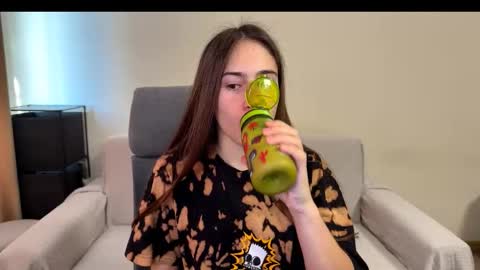 Snapshot of alicekollt chatting on 11-19-25, 09:20 alicekollt online show from 11-19-25, 09:20