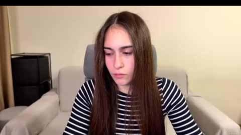 Snapshot of alicekollt chatting on 11-20-25, 04:29 alicekollt online show from 11-20-25, 04:29