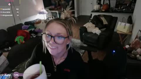 Alice Liddell online show from 10-25-25, 08:11