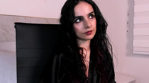 alicenoir_ online show from 12-16-24, 01:53