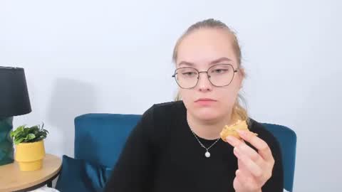 alicesensitive online show from 10-06-25, 10:02