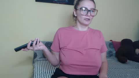 Snapshot of alicesweet_21 chatting on 01-30-25, 09:04 Alice online show from 01-30-25, 09:04