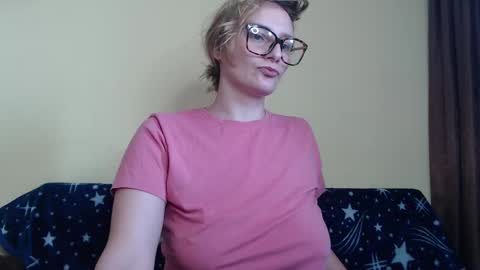 Snapshot of alicesweet_21 chatting on 02-23-25, 12:48 Alice online show from 02-23-25, 12:48