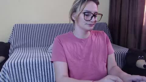 Snapshot of alicesweet_21 chatting on 03-11-25, 07:04 Alice online show from 03-11-25, 07:04