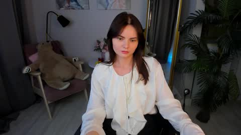 Alice online show from 09-11-25, 03:23