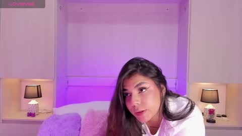 Snapshot of alicethunder_ chatting on 12-10-24, 04:24 A L I C E T H U N D E R online show from 12-10-24, 04:24