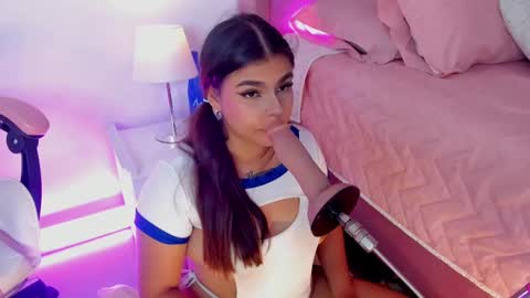 Snapshot of alicethunder_ chatting on 10-02-25, 04:41 A L I C E T H U N D E R online show from 10-02-25, 04:41