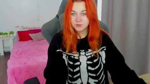 Snapshot of alicewinchesterr chatting on 10-17-25, 10:29 Alice online show from 10-17-25, 10:29