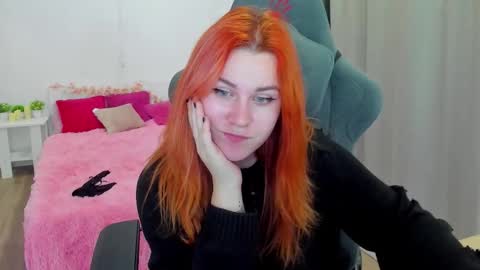Snapshot of alicewinchesterr chatting on 10-20-25, 07:36 Alice online show from 10-20-25, 07:36