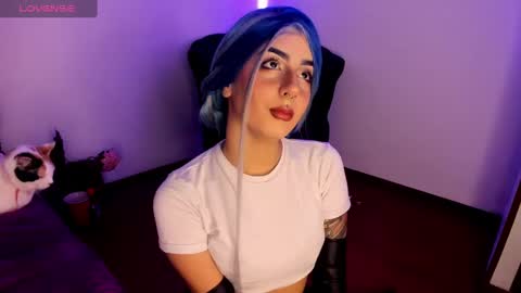 Snapshot of alicewoodville chatting on 12-12-24, 09:26 Alice online show from 12-12-24, 09:26