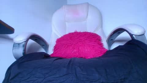 Alicia Kyse  online show from 01-04-25, 03:07