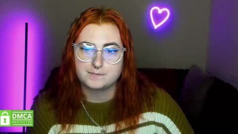 Snapshot of alicia_side_red chatting on 11-27-25, 01:02 Alicia online show from 11-27-25, 01:02