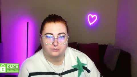 Snapshot of alicia_side_red chatting on 11-29-25, 12:30 Alicia online show from 11-29-25, 12:30