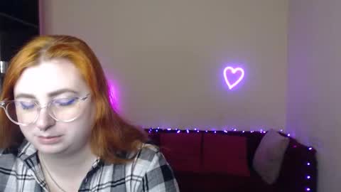 Snapshot of alicia_side_red chatting on 12-15-25, 06:28 Alicia online show from 12-15-25, 06:28