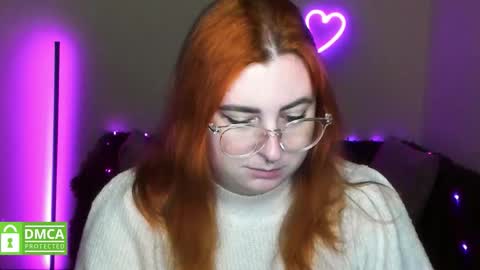 Snapshot of alicia_side_red chatting on 12-21-25, 12:23 Alicia online show from 12-21-25, 12:23