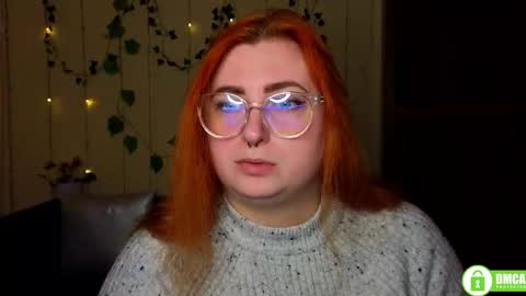 Snapshot of alicia_side_red chatting on 01-12-26, 12:21 Alicia online show from 01-12-26, 12:21