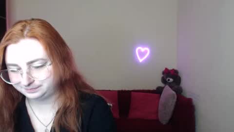 Snapshot of alicia_side_red chatting on 02-09-26, 12:31 Alicia online show from 02-09-26, 12:31