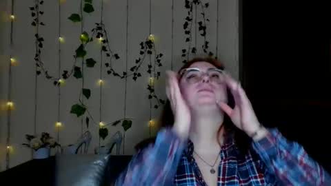 Snapshot of alicia_side_red chatting on 02-11-26, 06:29 Alicia online show from 02-11-26, 06:29