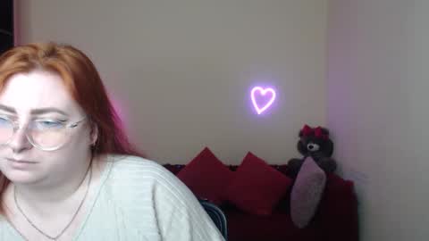 Snapshot of alicia_side_red chatting on 02-13-26, 12:45 Alicia online show from 02-13-26, 12:45