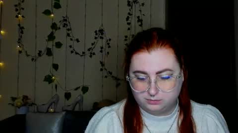 Snapshot of alicia_side_red chatting on 02-14-26, 12:24 Alicia online show from 02-14-26, 12:24