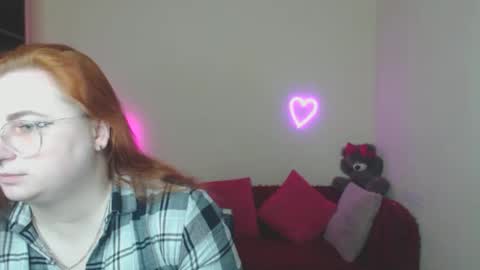 Snapshot of alicia_side_red chatting on 02-22-26, 06:24 Alicia online show from 02-22-26, 06:24